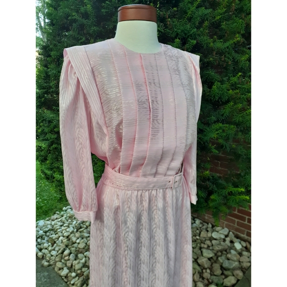 Vintage Dresses & Skirts - Vintage Pleated Mad Men Mod Midi Dress Blogger